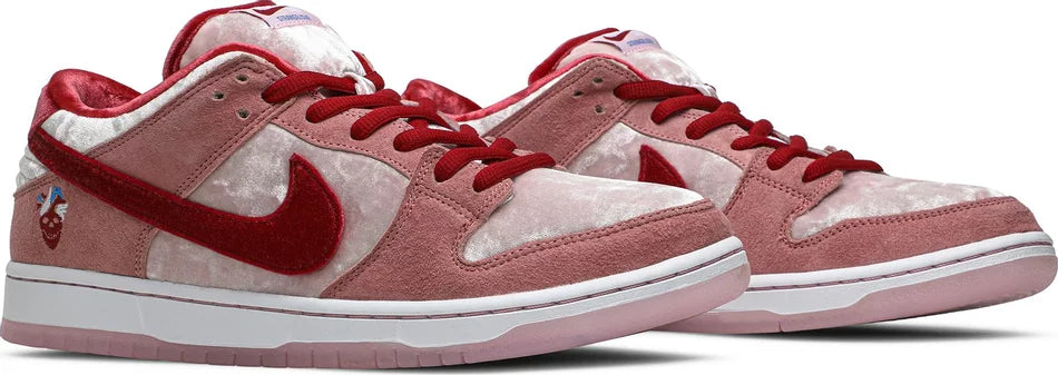 Dunk Low SB x StrangeLove Valentine's Day